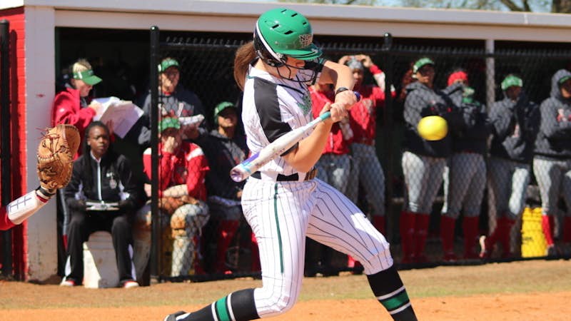 Softball: ACU nips UNT